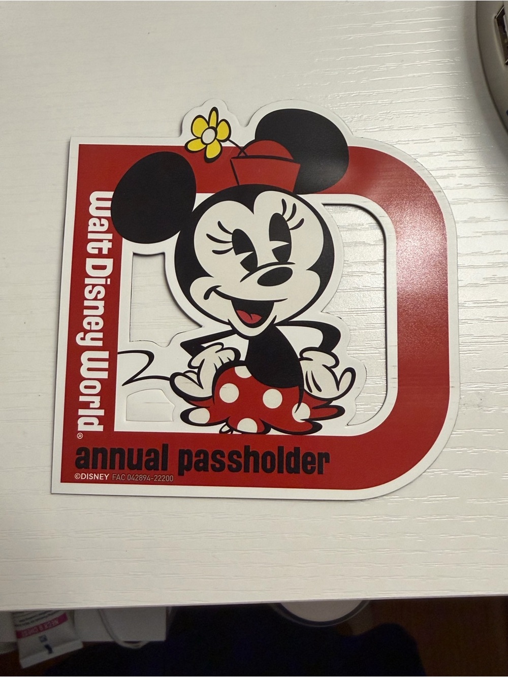 Walt Disney World Minnie Mouse Red Annual Passholder Magnet